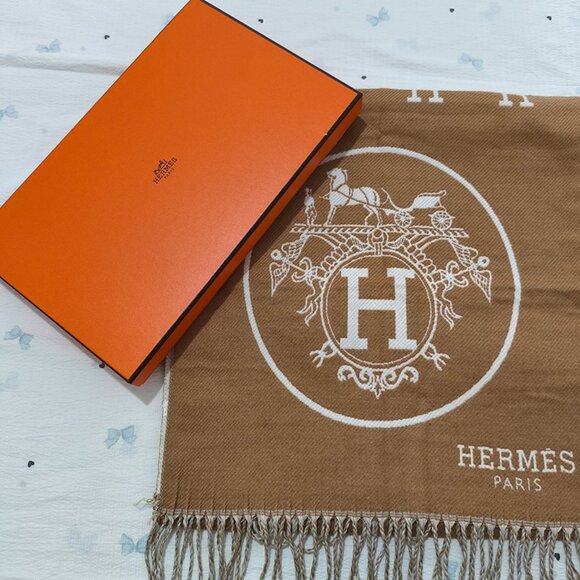 Hermès Reversible Cashmere Scarf - Picture 1 of 6